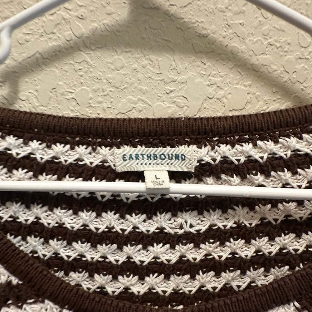 EARTHBOUND Brown and White Cropped Striped Sweater Size Large - Picture 3 of 4